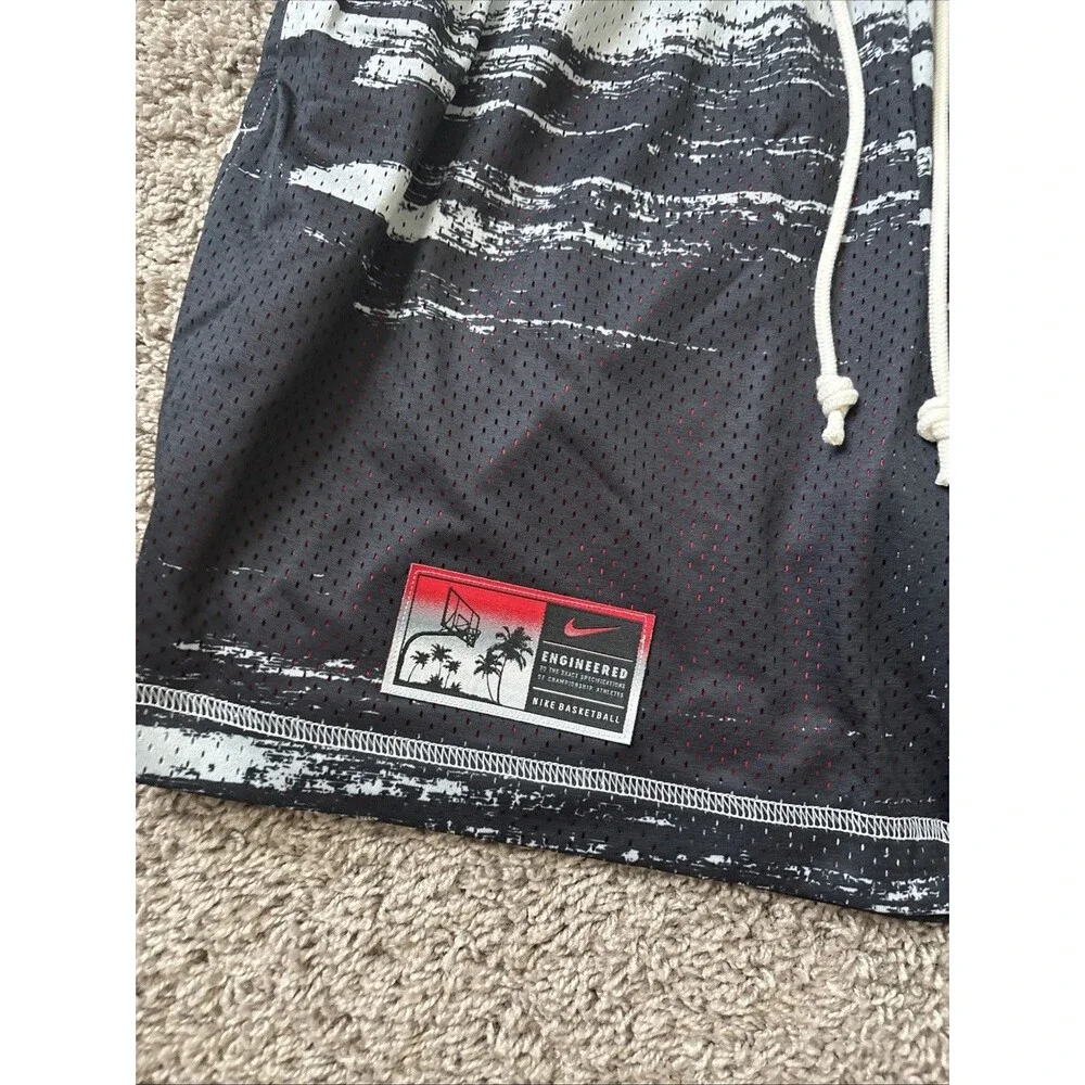 Nike Standard Issue Mens Large Mesh Basketball Shorts New Reversible DV9607 010